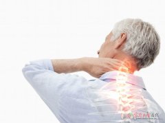 背部不舒服别忽视：4大常见原因+科学应对指南