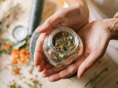 秋季干痒失眠的中医根源：血虚风燥及调理方法