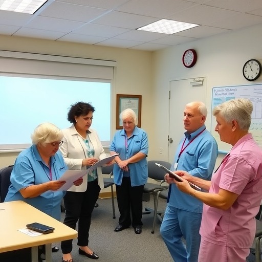 加强养老服务人才系统培养与权益保障