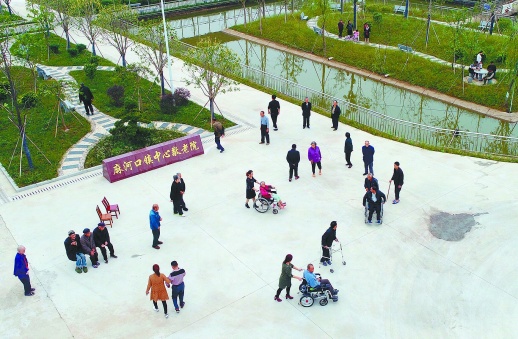 湖南健康养老新模式：医养结合与社区服务并重